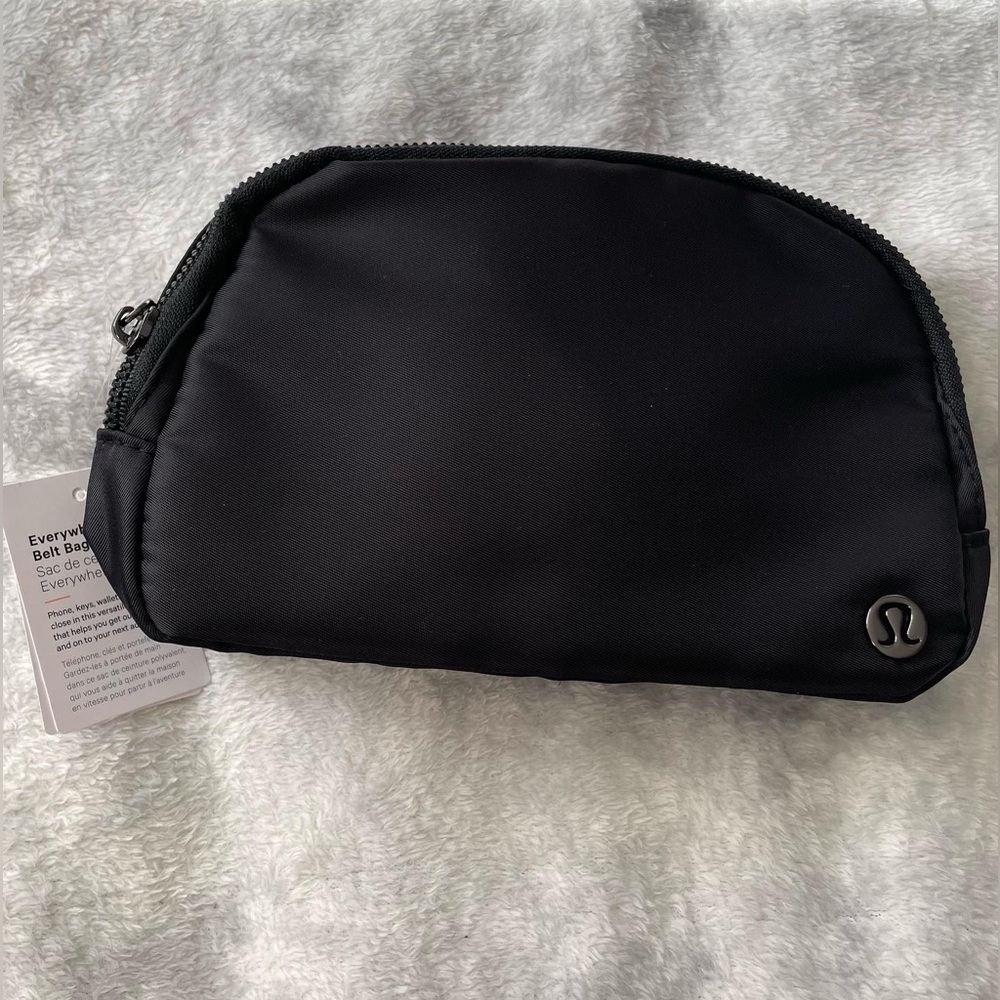 Lululemon Everywhere Belt Bag